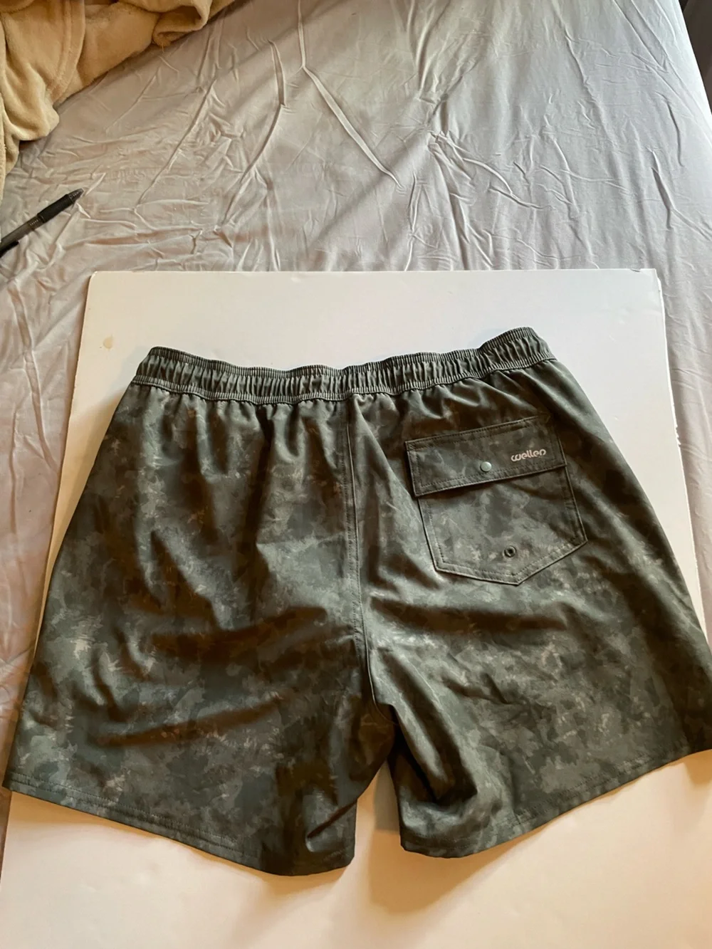 Wellen performance lined 5” swim trunks, size Medium. - Picture 3 of 3
